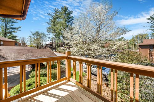 8-521 Courtwood Ln, Hendersonville, NC, 28739-1349 | Card Image