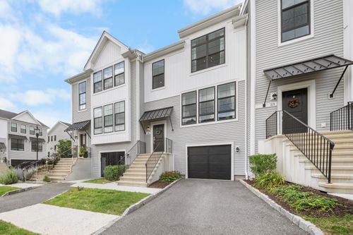 25-25 W Cross Trl, Danbury, CT, 06810-1520 | Card Image