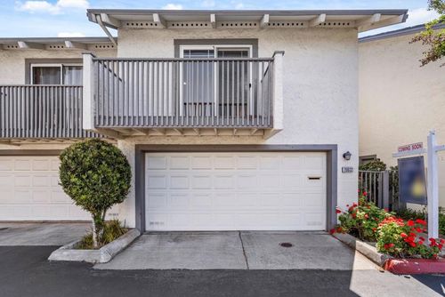 20032 Northcrest Sq, Cupertino, CA, 95014 | Card Image