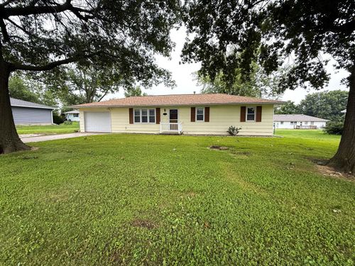 1104 Meadow Ln, MACON, MO, 63552-2223 | Card Image