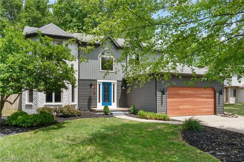 21470 Jonathan Dr, Strongsville, OH, 44149-1242 | Card Image