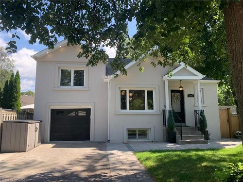 205 Prince Edward Dr S, Etobicoke, ON, M8Y3X1 | Card Image