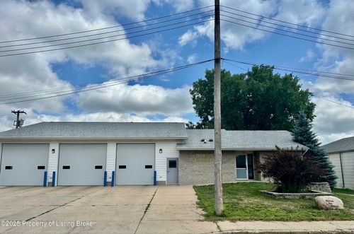 42 B Ave E, Dickinson, ND, 58601-5354 | Card Image
