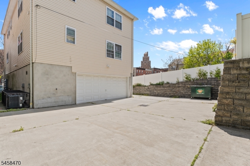 Residential Lease in Newark City 3