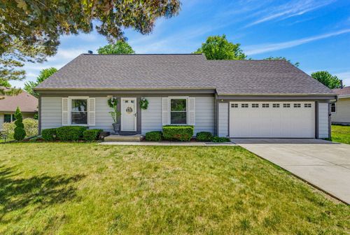 N78W15289 Haymeadow Rd, Menomonee Falls, WI, 53051-7326 | Card Image