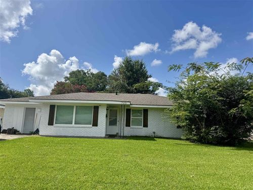 720 Royal St Street, Lake Charles, LA, 70607 | Card Image