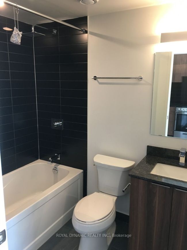 1006 - 501 Yonge St, Condo with 0 bedrooms, 1 bathrooms and null parking in Toronto ON | Image 7