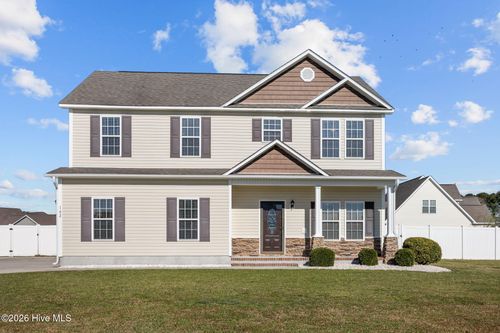 102 Kayak Ct, Swansboro, NC, 28584-8258 | Card Image