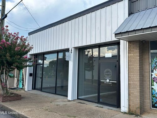 412 S Main St, Poplarville, MS, 39470-2826 | Card Image