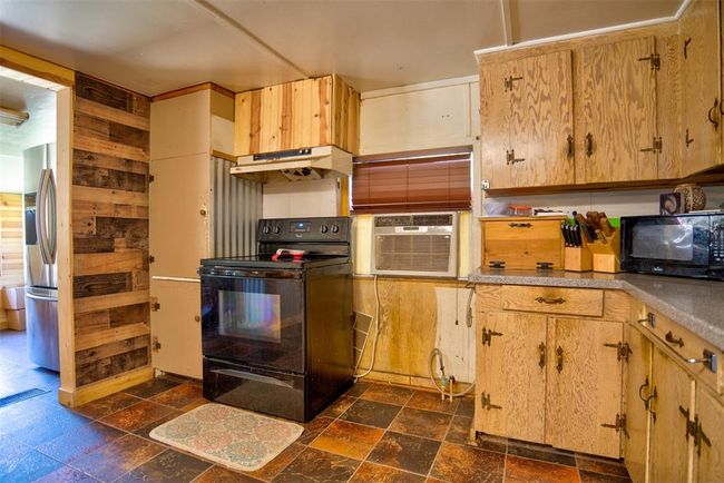 567 S Caney Loop, Home with 4 bedrooms, 2 bathrooms and 2 parking in Chester TX | Image 16