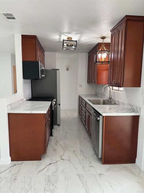 566 Mulgrew St, El Cajon, CA, 92019-2532 | Card Image