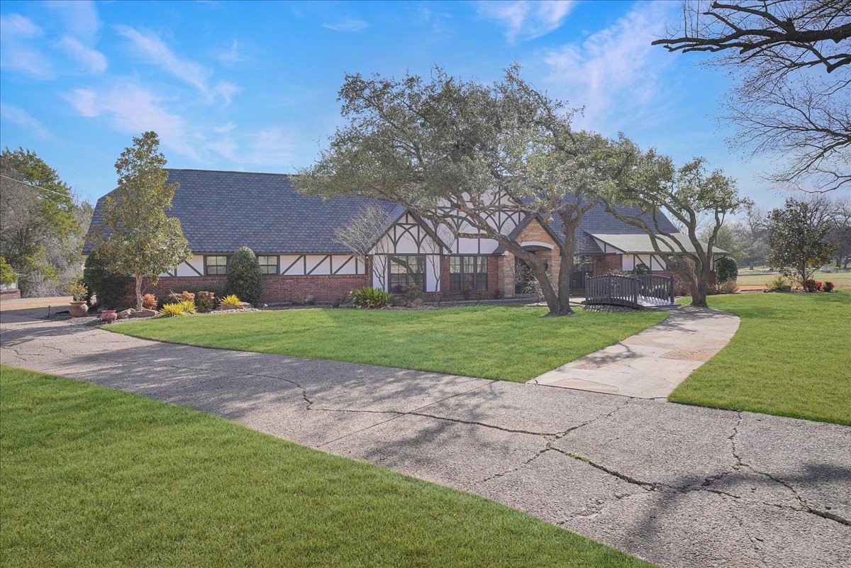 Residential in Oak Leaf 2