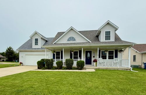 602 Suzanne Ave, Bradley, IL, 60915-1584 | Card Image