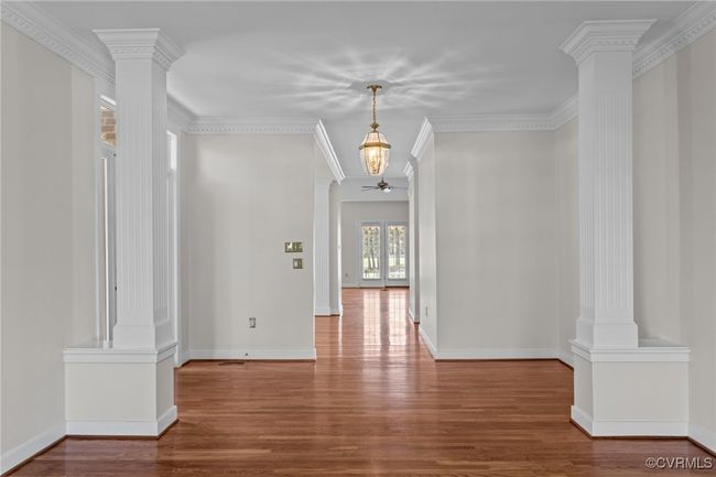 Entry and Hallway | Image 8