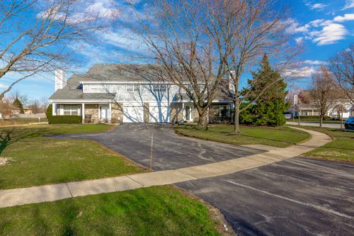 7114 Olde Gatehouse Rd, Tinley Park, IL, 60477-6860 | Card Image