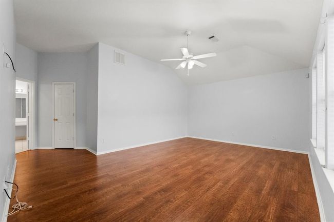 1030 Evandale Ln, House other with 4 bedrooms, 2 bathrooms and 2 parking in Sugar Land TX | Image 13