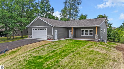 1376 Nightingale Ln, Kingsley, MI, 49649-9297 | Card Image