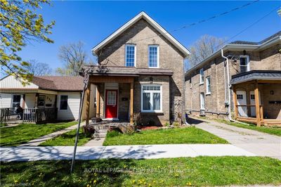 236 Darling St, House other with 3 bedrooms, 1 bathrooms and 2 parking in Brantford ON | Image 1