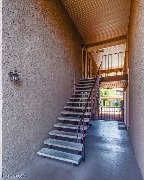 88-5061 River Glen Dr, Las Vegas, NV, 89103-8736 | Card Image