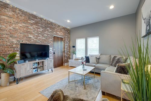202-3204 Long Blvd, Nashville, TN, 37203-1272 | Card Image