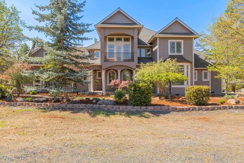 6686 Osprey Ln, Klamath Falls, OR, 97601-9118 | Card Image