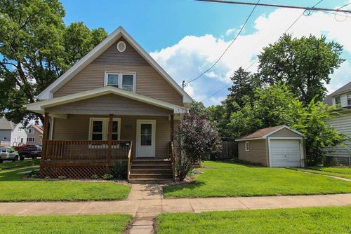 924 Burton Avenue, Waterloo, IA, 50703 | Card Image