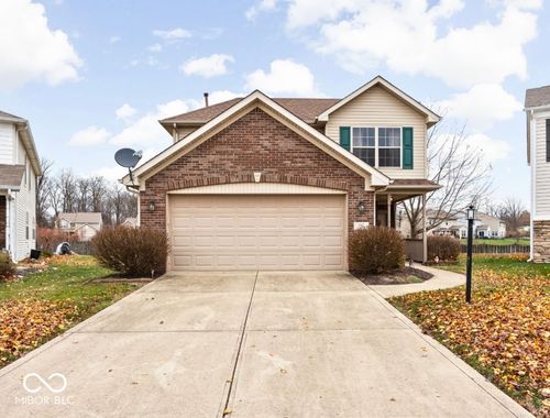 902 Amesbury Ct, Indianapolis, IN, 46217-5363 | Card Image