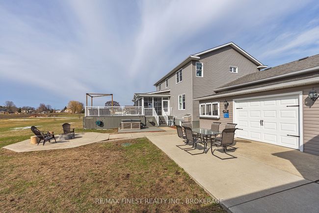 29 Cummings Rd, House other with 6 bedrooms, 5 bathrooms and 6 parking in Lyn ON | Image 31