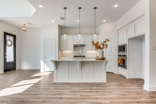 409 Blue Creek Cv, Mckinney, TX, 75071-0094 | Card Image