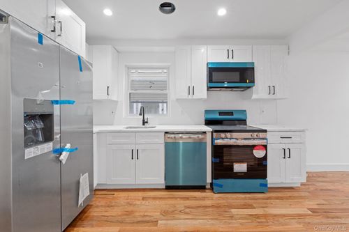 69 Hessler Ave, Arverne, NY, 11692-1060 | Card Image