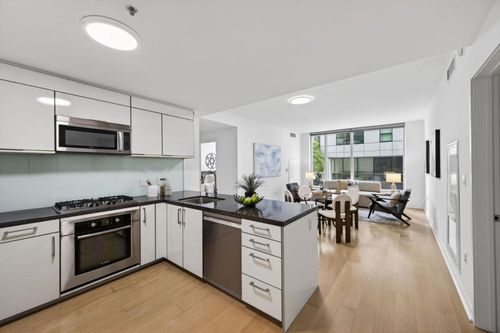 3a-338 Spear Street, San Francisco, CA, 94105 | Card Image