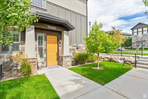 10454 Beetdigger Blvd, Sandy, UT, 84070-1343 | Card Image