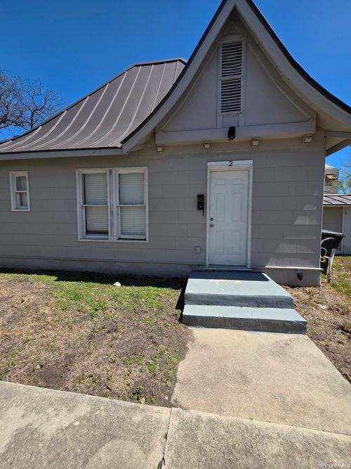 apt-2-930 E Grayson St, San Antonio, TX, 78208-1200 | Card Image