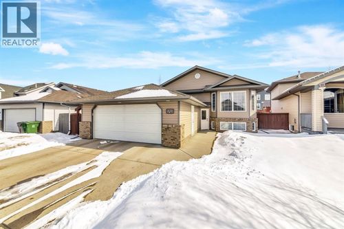 1701 52 Ave, Lloydminster, AB, T9V3K9 | Card Image