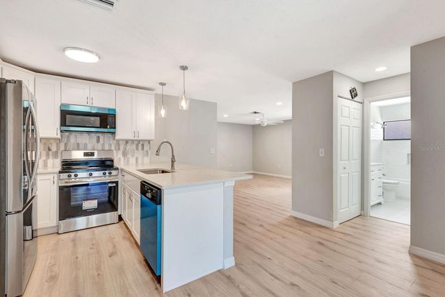 5192 Cedar Hammock Ln, House other with 3 bedrooms, 2 bathrooms and null parking in SARASOTA FL | Image 17