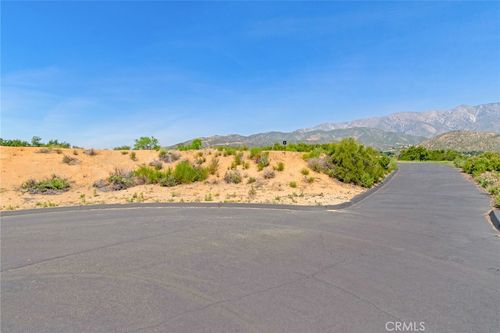 7055 Royal View Court, Yucaipa, CA, 92399 | Card Image