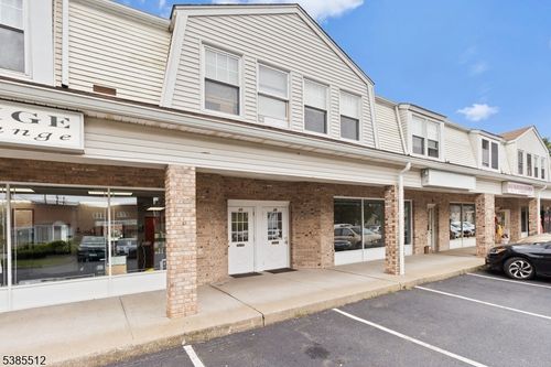 20 Evans Pl, Pompton Plains, NJ, 07444-1464 | Card Image