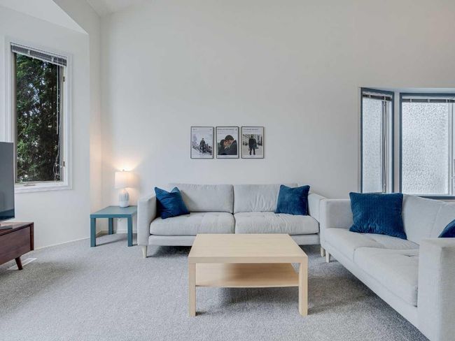 683 Strathcona Dr Sw, House other with 4 bedrooms, 3 bathrooms and 4 parking in Calgary AB | Image 5