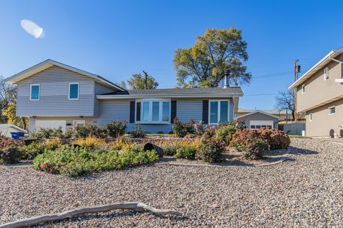 409 2nd Ave Ne, Beulah, ND, 58523-6615 | Card Image