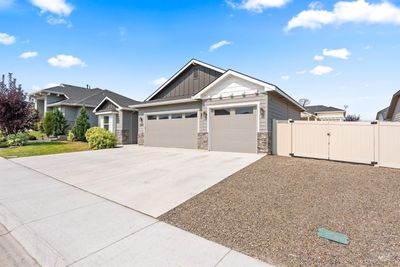 13908 Dominari St, House other with 3 bedrooms, 2 bathrooms and 3 parking in Caldwell ID | Image 2