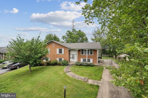 11621 Regency Dr, POTOMAC, MD, 20854-3737 | Card Image