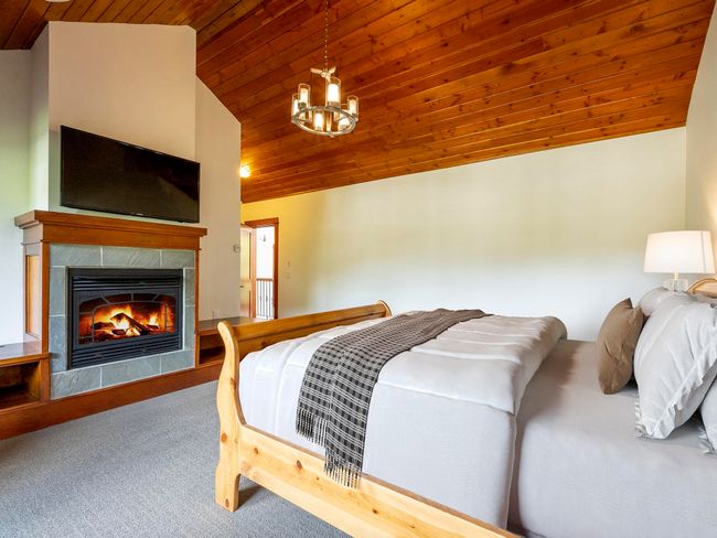 1569 Tynebridge Lane, House other with 4 bedrooms, 5 bathrooms and 4 parking in Whistler BC | Image 20