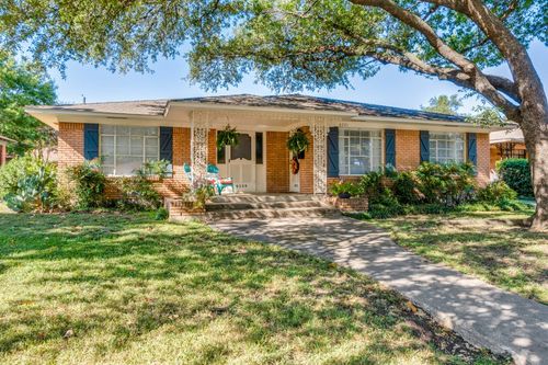 6529 Saint Moritz Ave, Dallas, TX, 75214-2429 | Card Image