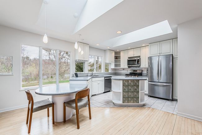 2277 W Huron River Dr, House other with 3 bedrooms, 2 bathrooms and null parking in Ann Arbor MI | Image 8