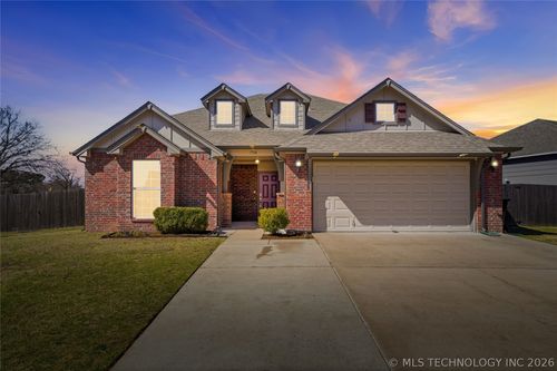7314 S Laurel Pl, Broken Arrow, OK, 74011-4540 | Card Image