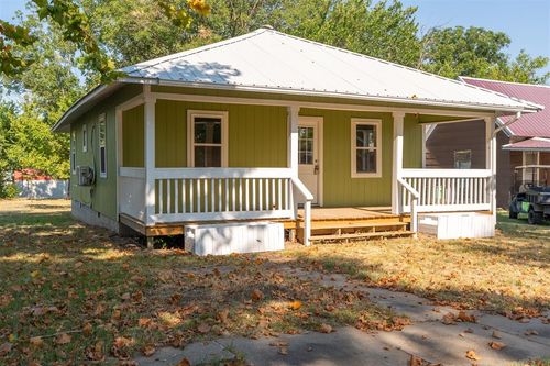 123 S 9th St, Okemah, OK, 74859-3607 | Card Image