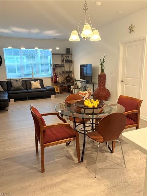 105-1725 Dromolin Dr, Virginia Beach, VA, 23456 | Card Image