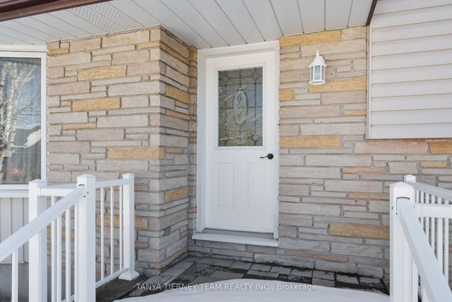 378 Major St, House other with 3 bedrooms, 2 bathrooms and 4 parking in Port Perry ON | Image 6