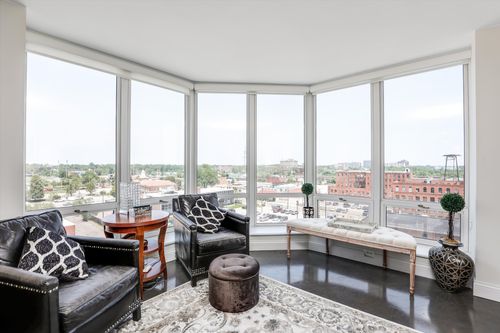 apt-904-250 E Harbortown Dr, Detroit, MI, 48207-5011 | Card Image