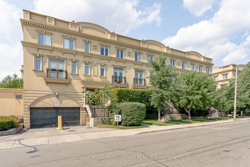 11-60 Carr St, Toronto, ON, M5T1B7 | Card Image